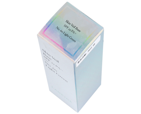 Custom sunscreen packaging box with holographic finish – A compact box showcasing holographic accents, combining luxury with functionality for sunscreen products.