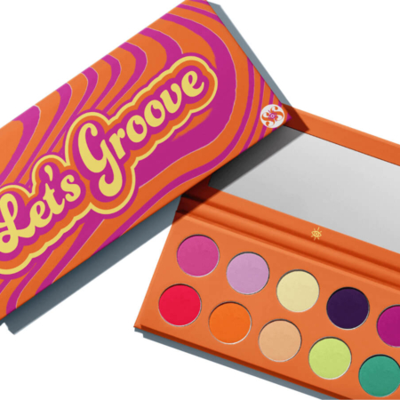 Durable eyeshadow palette packaging with customizable design and 10-color wells.