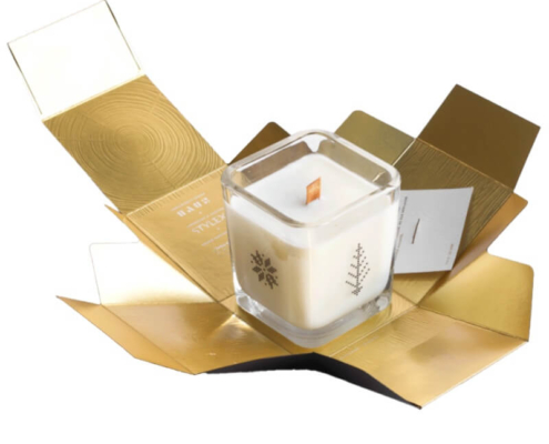 Sustainable custom candle packaging for luxury candles.