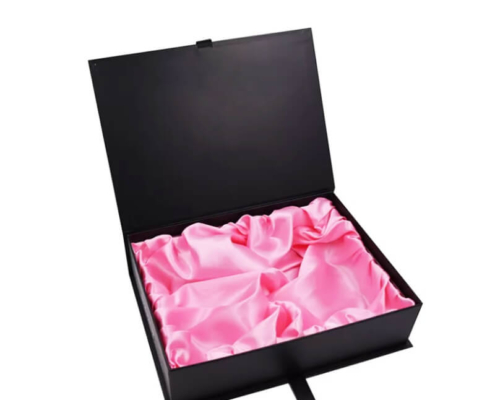Premium Black Gift Box for Hair Extensions with Rope Handle – Stylish and strong black gift box for hair extensions featuring a durable rope handle and gloss finish.