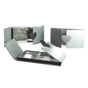 Glossy silver heart closure wholesale custom eyelash packaging box designed for lash brands and boutiques