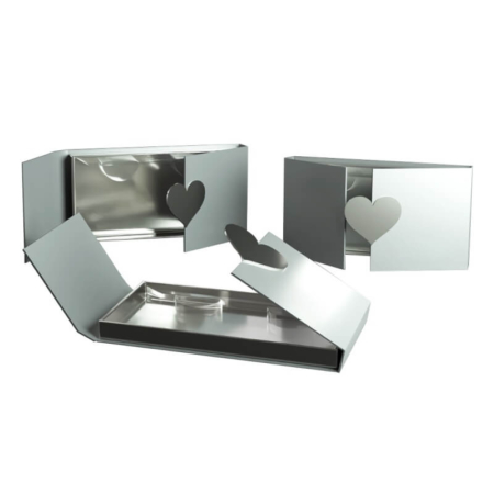 Glossy silver heart closure wholesale custom eyelash packaging box designed for lash brands and boutiques